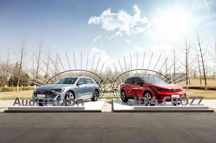 ID.4 CROZZ、Audi e-tron展車